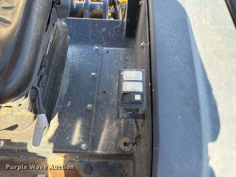 image for item YA4677 2020 John Deere 210L landscape tractor