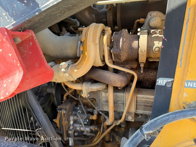 image for item YA4677 2020 John Deere 210L landscape tractor