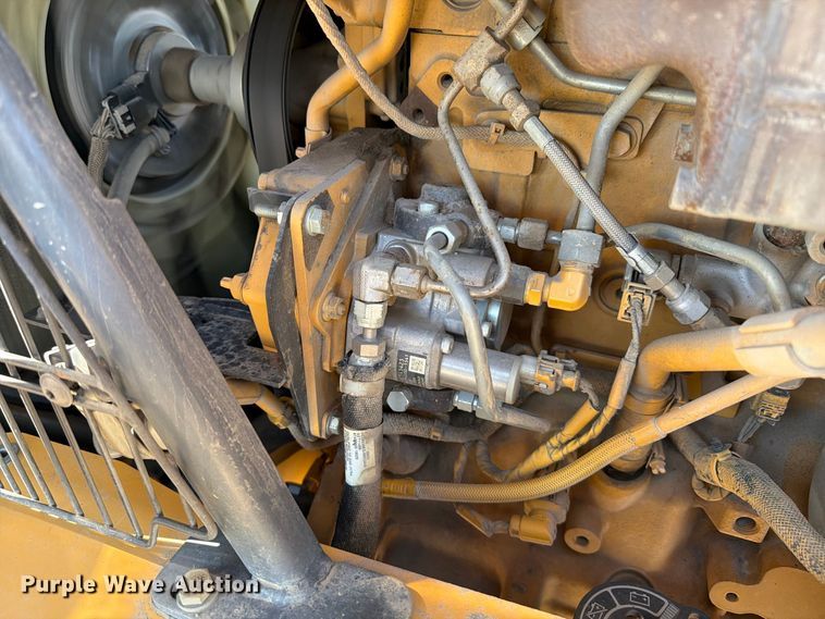 image for item YA4677 2020 John Deere 210L landscape tractor
