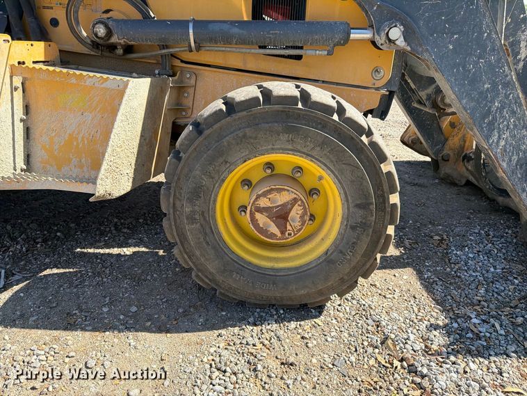 image for item YA4677 2020 John Deere 210L landscape tractor