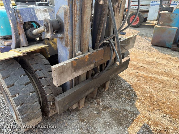 image for item YA4740 Komatsu FG40ZT-7 forklift