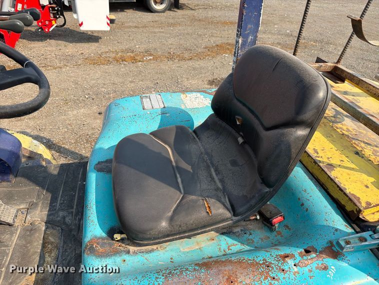 image for item YA4740 Komatsu FG40ZT-7 forklift