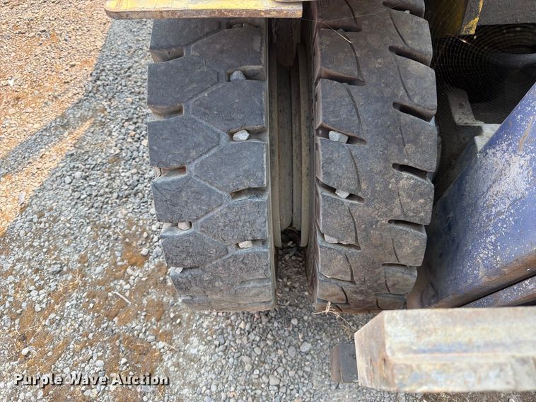 image for item YA4740 Komatsu FG40ZT-7 forklift