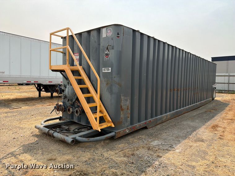 image for item YA4762 Dragon  frac tank trailer