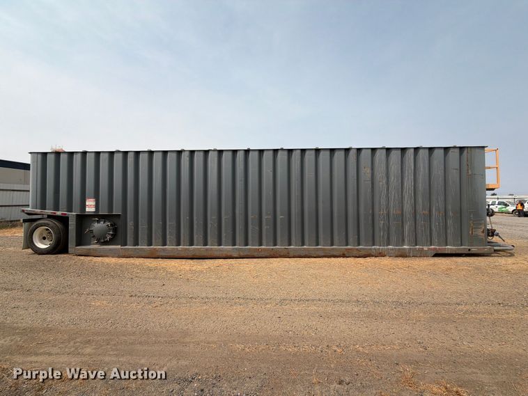 image for item YA4762 Dragon  frac tank trailer