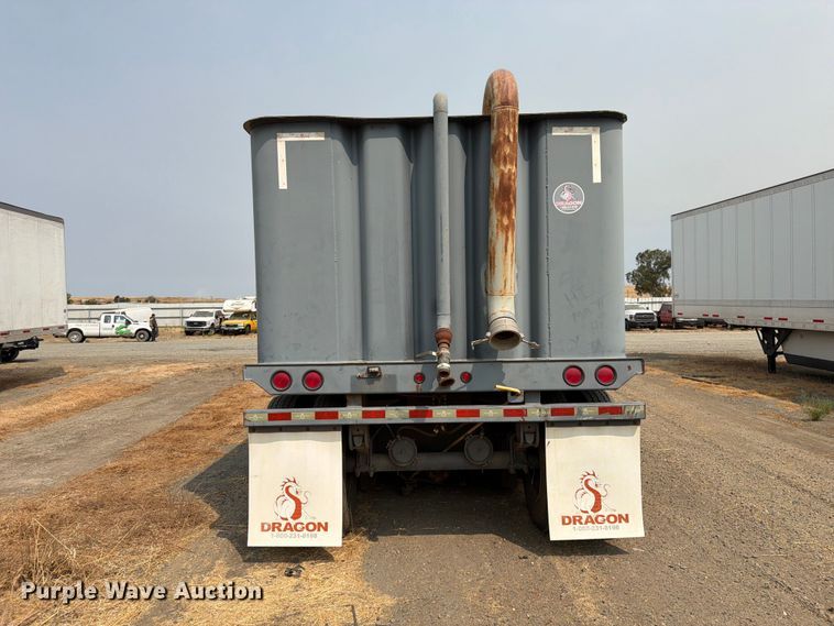 image for item YA4762 Dragon  frac tank trailer
