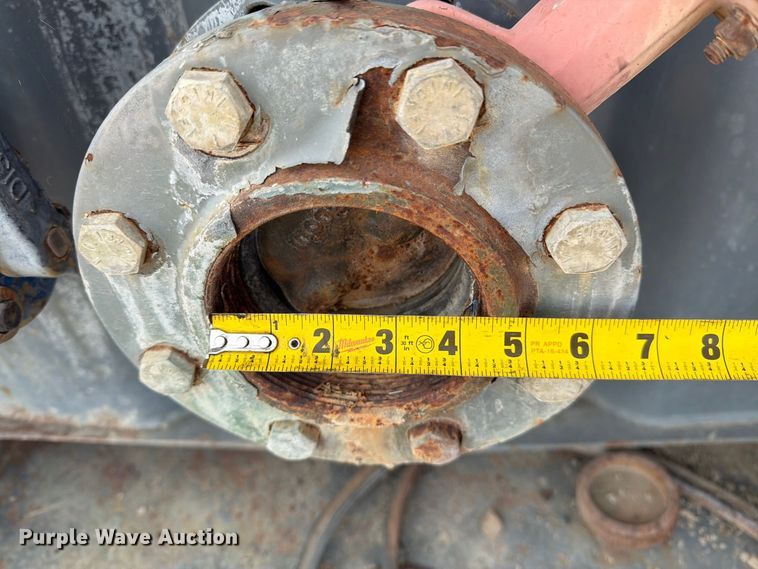 image for item YA4762 Dragon  frac tank trailer