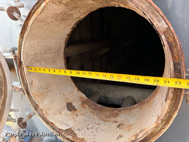 image for item YA4762 Dragon  frac tank trailer