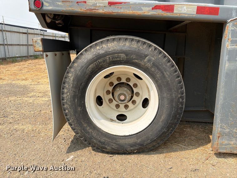 image for item YA4762 Dragon  frac tank trailer