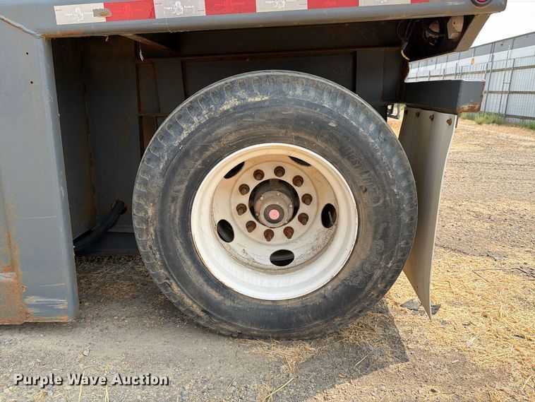 image for item YA4762 Dragon  frac tank trailer