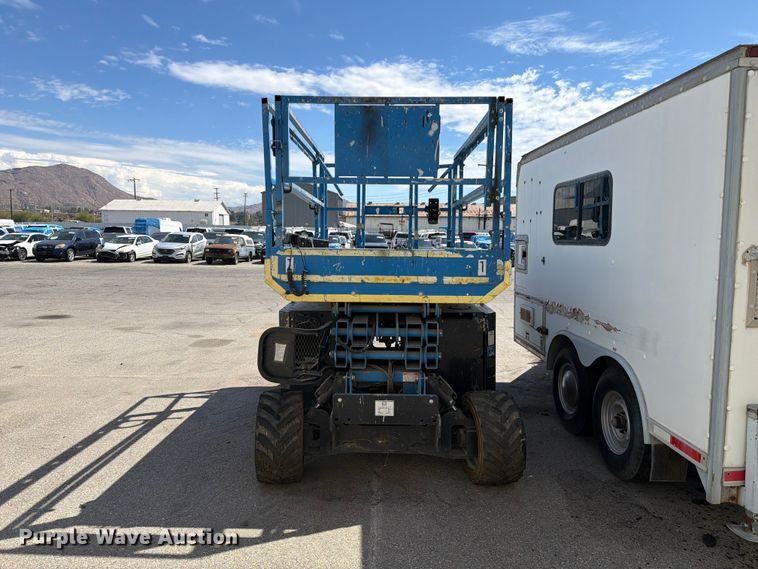 image for item YA4925 2015 Genie GS2669 RT scissor lift
