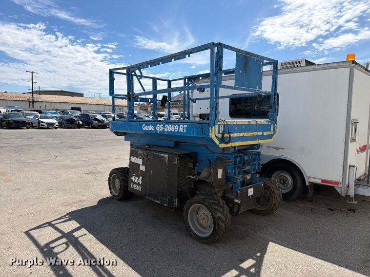image for item YA4925 2015 Genie GS2669 RT scissor lift