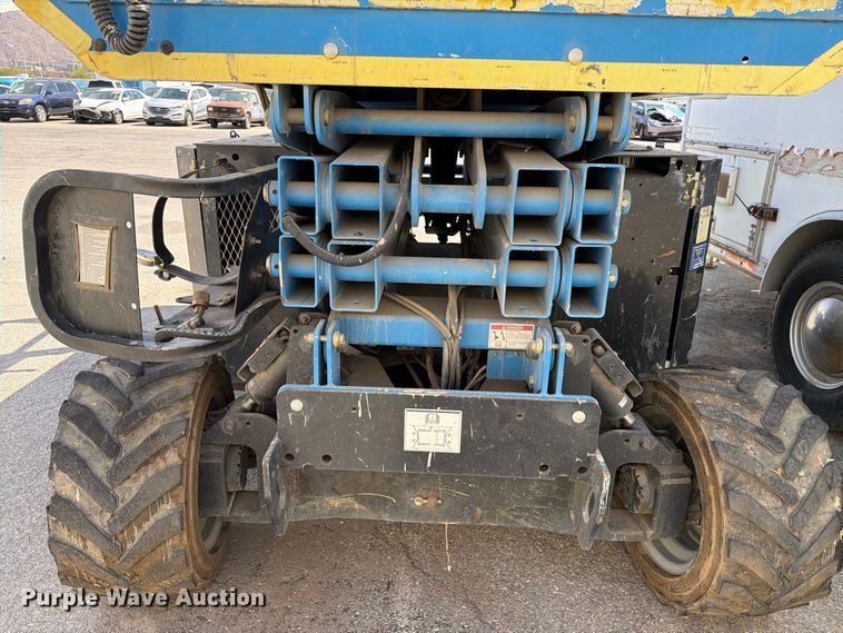 image for item YA4925 2015 Genie GS2669 RT scissor lift