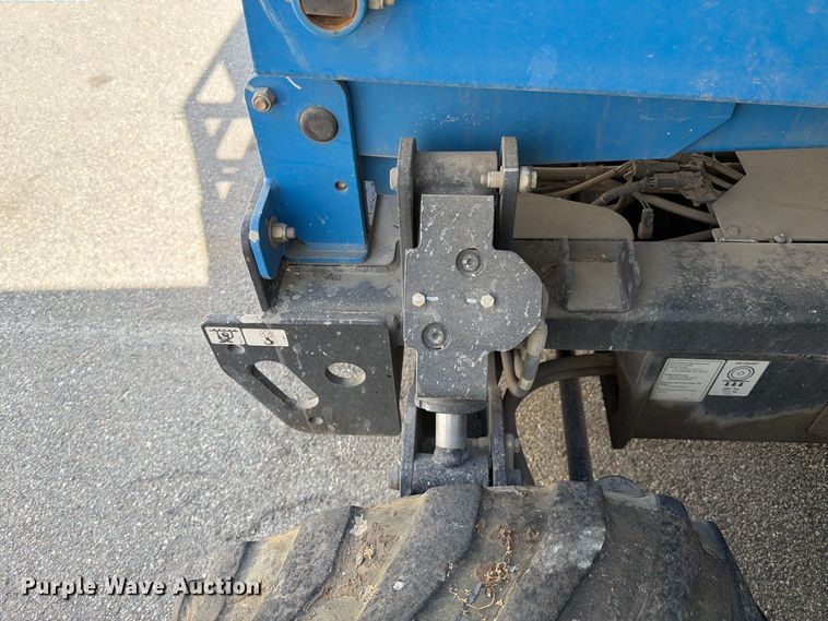 image for item YA4925 2015 Genie GS2669 RT scissor lift