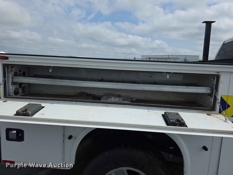 image for item DQ4535 2017 Dodge RAM 2500HD Crew Cab utility bed pickup truck