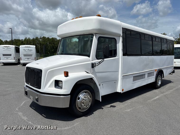 2002 Champion shuttle bus