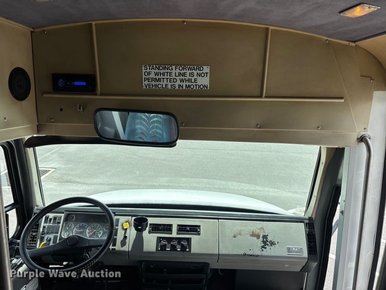 image for item DU6415 2002 Champion shuttle bus