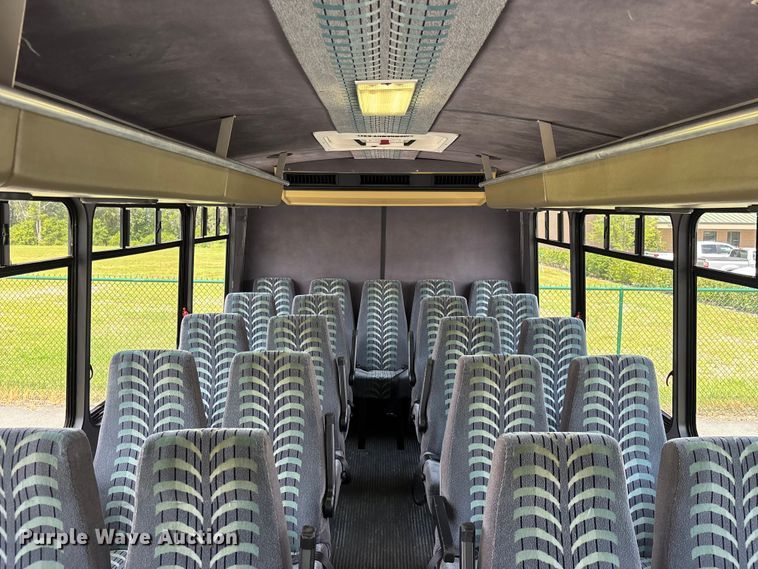 image for item DU6415 2002 Champion shuttle bus