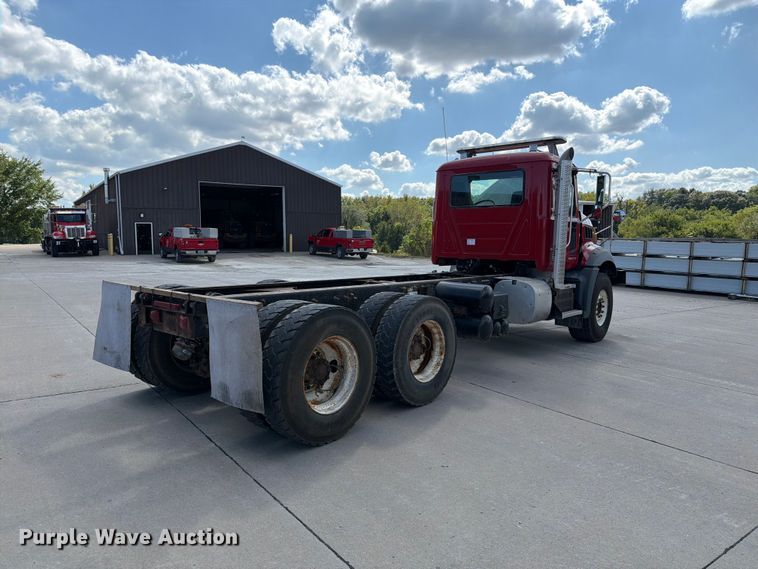 image for item DV2063 2015 Mack GU813 truck cab and chassis