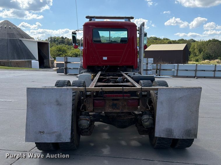 image for item DV2063 2015 Mack GU813 truck cab and chassis
