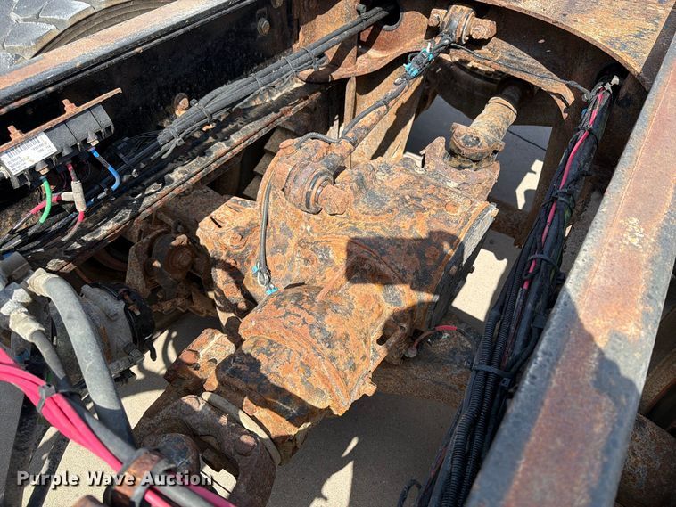 image for item DV2063 2015 Mack GU813 truck cab and chassis
