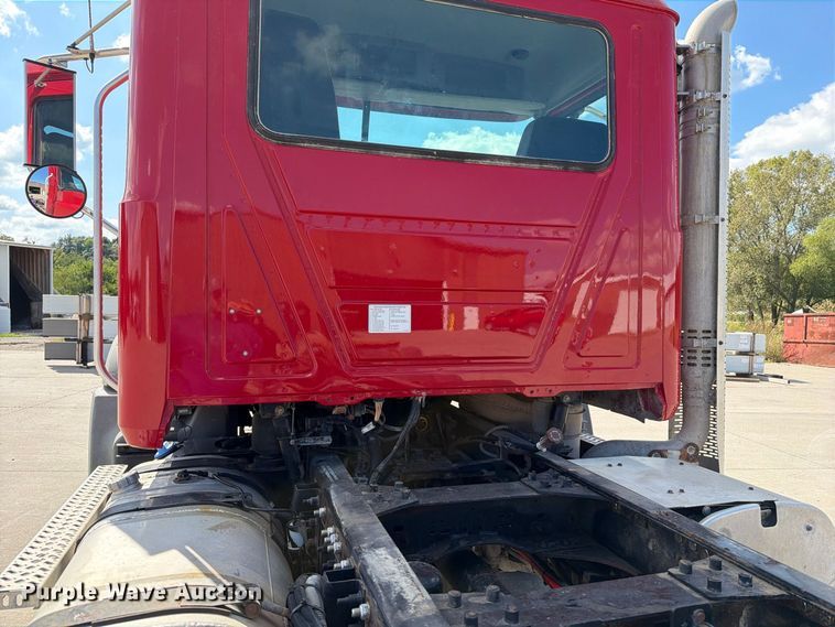 image for item DV2063 2015 Mack GU813 truck cab and chassis
