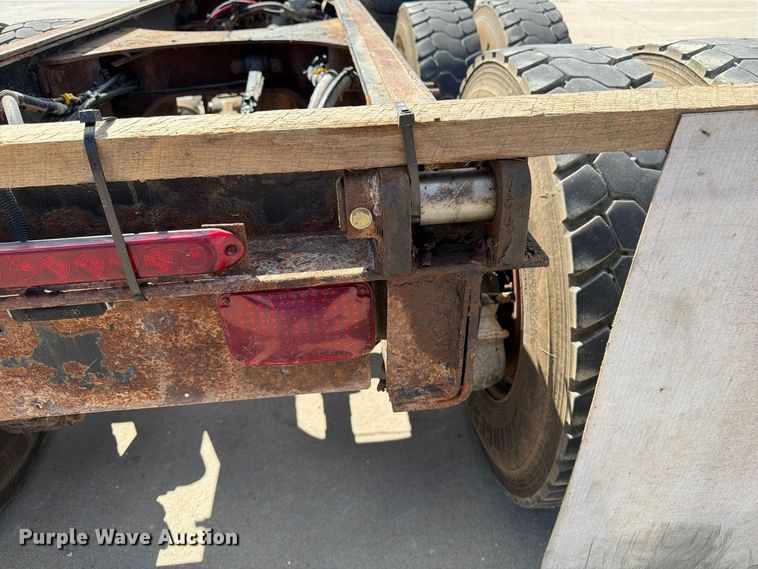 image for item DV2063 2015 Mack GU813 truck cab and chassis