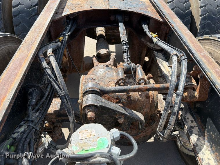 image for item DV2063 2015 Mack GU813 truck cab and chassis