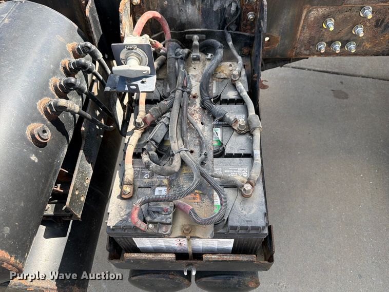 image for item DV2063 2015 Mack GU813 truck cab and chassis