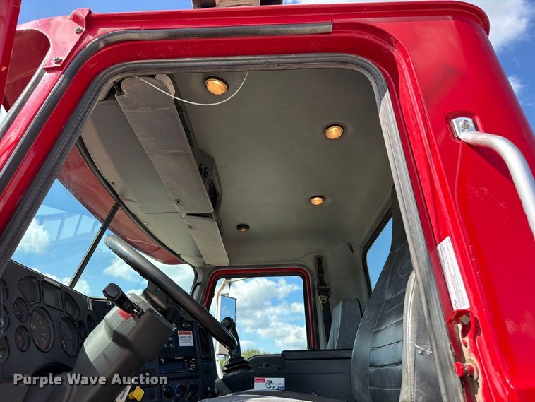 image for item DV2063 2015 Mack GU813 truck cab and chassis