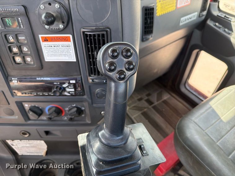 image for item DV2063 2015 Mack GU813 truck cab and chassis
