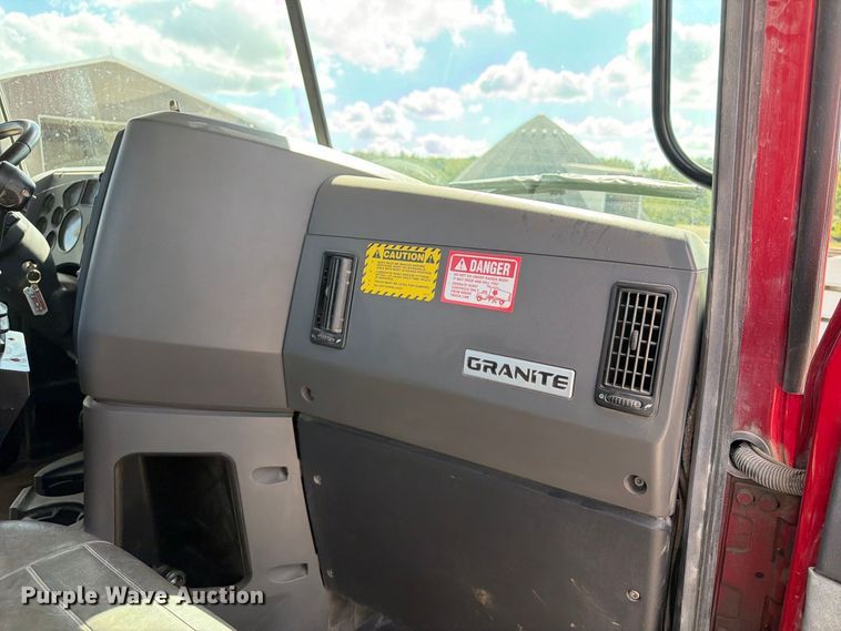image for item DV2063 2015 Mack GU813 truck cab and chassis
