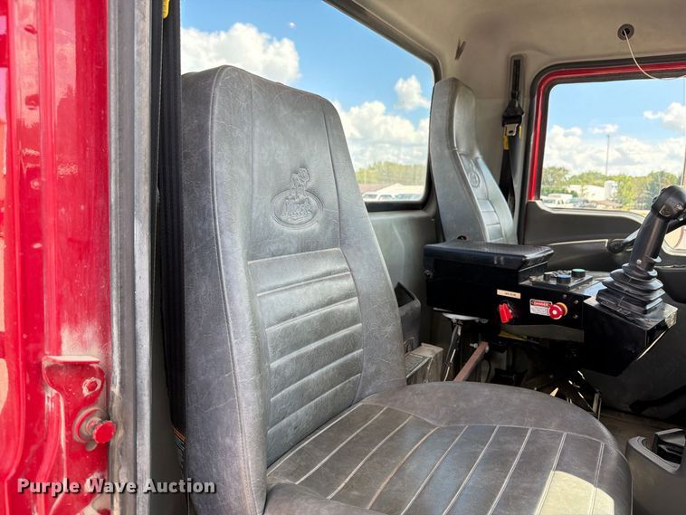 image for item DV2063 2015 Mack GU813 truck cab and chassis