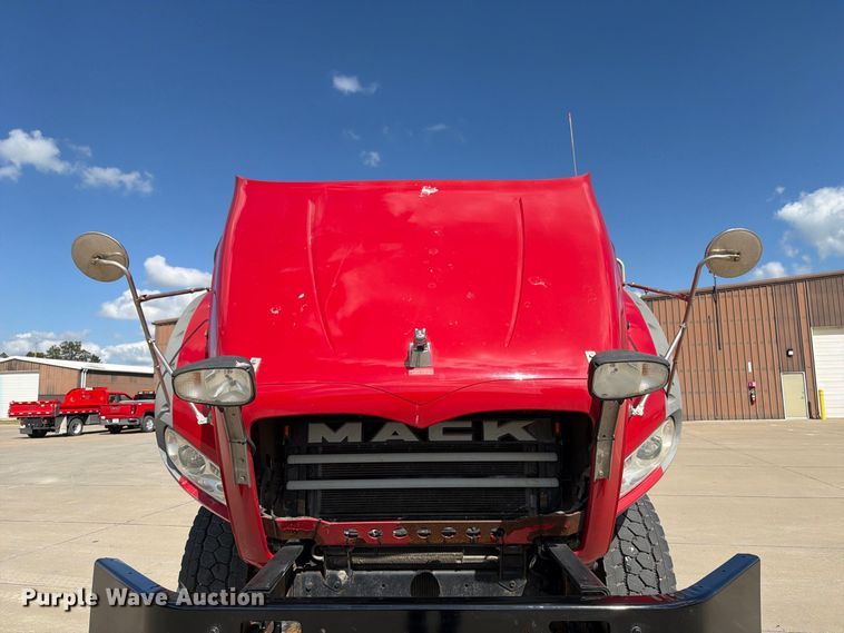 image for item DV2063 2015 Mack GU813 truck cab and chassis