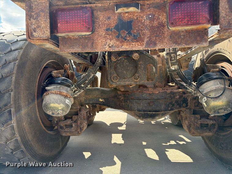 image for item DV2063 2015 Mack GU813 truck cab and chassis