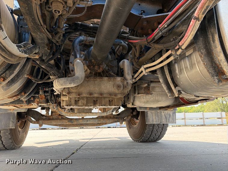 image for item DV2063 2015 Mack GU813 truck cab and chassis