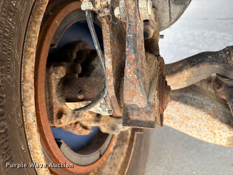 image for item DV2063 2015 Mack GU813 truck cab and chassis