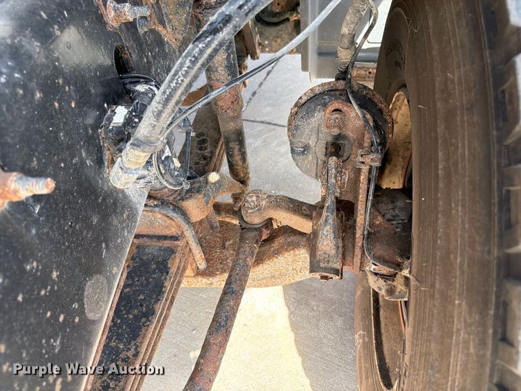 image for item DV2063 2015 Mack GU813 truck cab and chassis