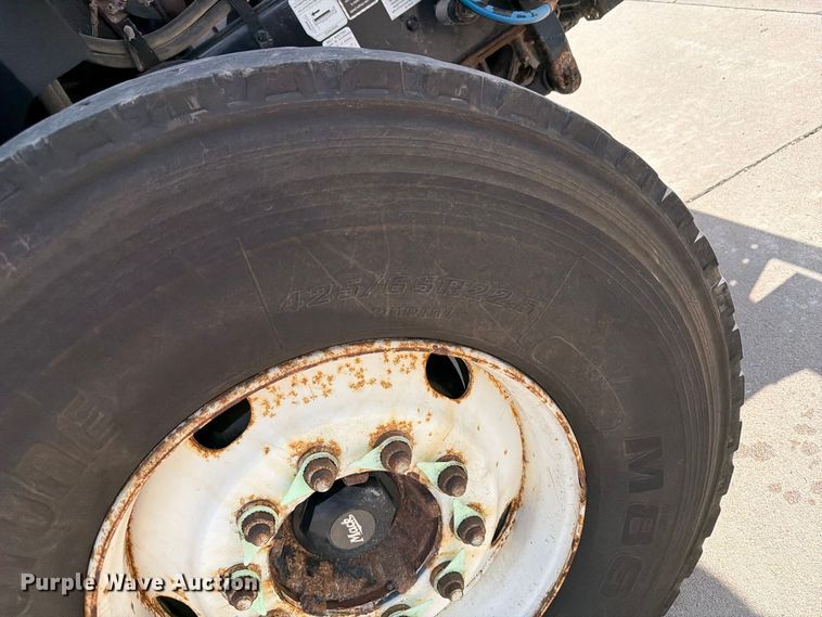 image for item DV2063 2015 Mack GU813 truck cab and chassis