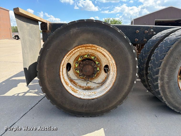 image for item DV2063 2015 Mack GU813 truck cab and chassis