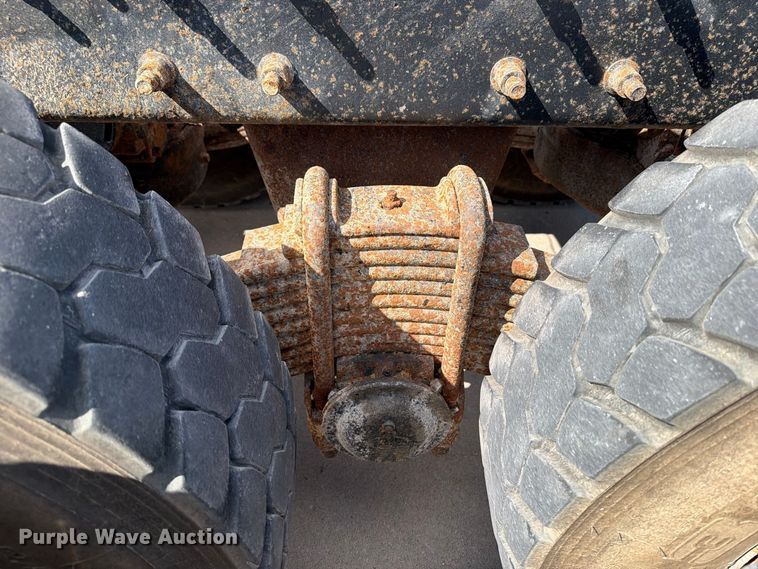 image for item DV2063 2015 Mack GU813 truck cab and chassis