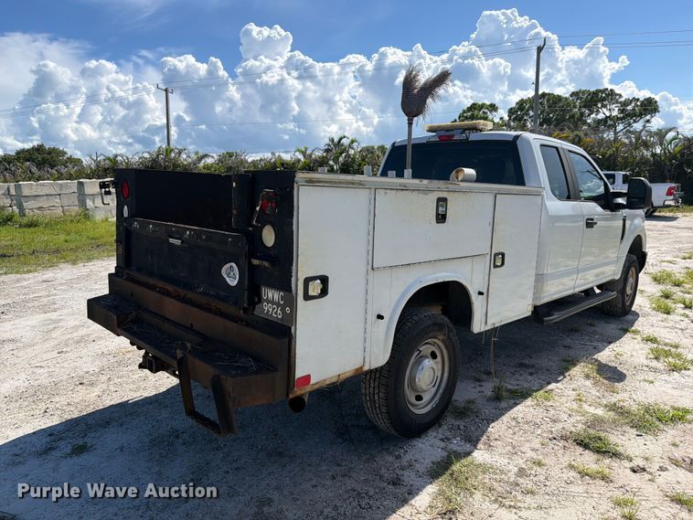 image for item DV7323 2017 Ford F250 Super Duty Ext. Cab utility bed pickup truck