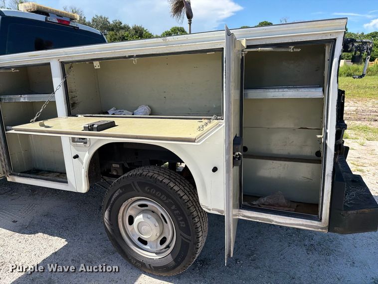 image for item DV7323 2017 Ford F250 Super Duty Ext. Cab utility bed pickup truck