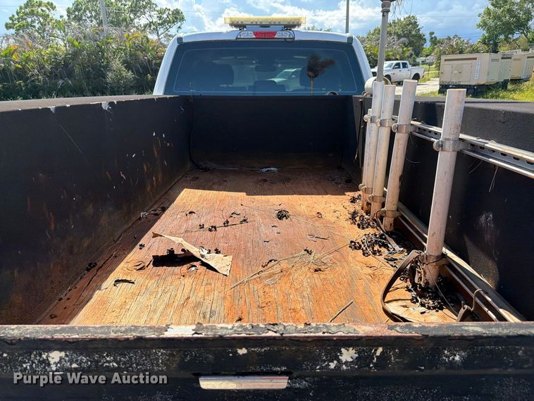 image for item DV7323 2017 Ford F250 Super Duty Ext. Cab utility bed pickup truck