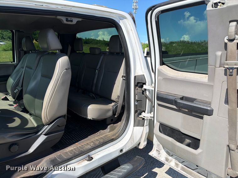 image for item DV7323 2017 Ford F250 Super Duty Ext. Cab utility bed pickup truck