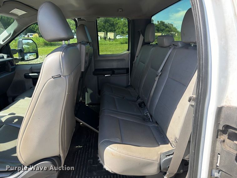 image for item DV7323 2017 Ford F250 Super Duty Ext. Cab utility bed pickup truck