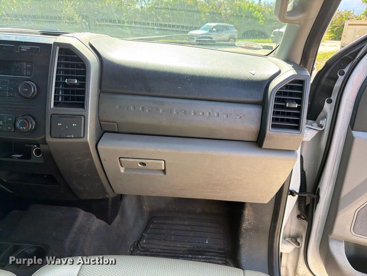 image for item DV7323 2017 Ford F250 Super Duty Ext. Cab utility bed pickup truck