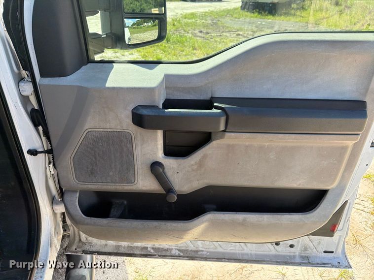 image for item DV7323 2017 Ford F250 Super Duty Ext. Cab utility bed pickup truck