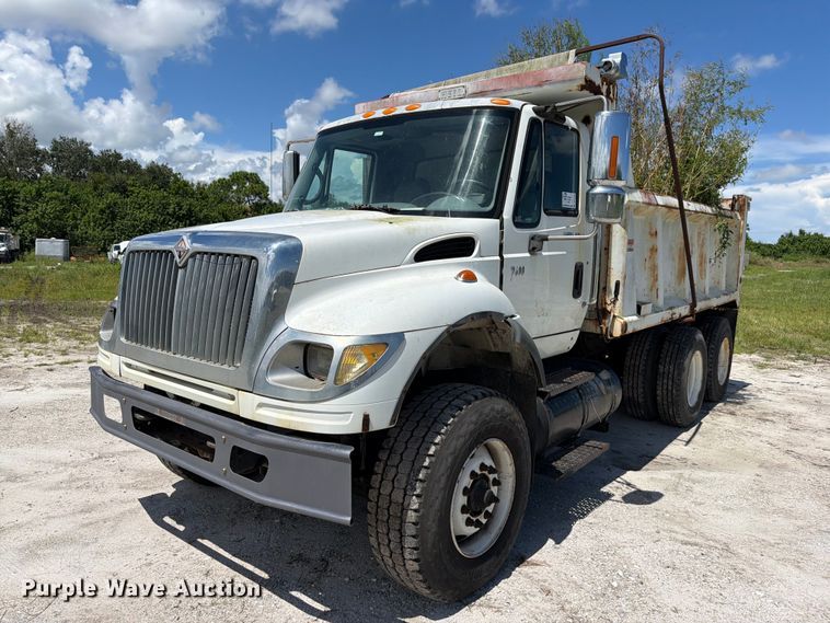 image for item DV7325 2003 International 7600 dump truck