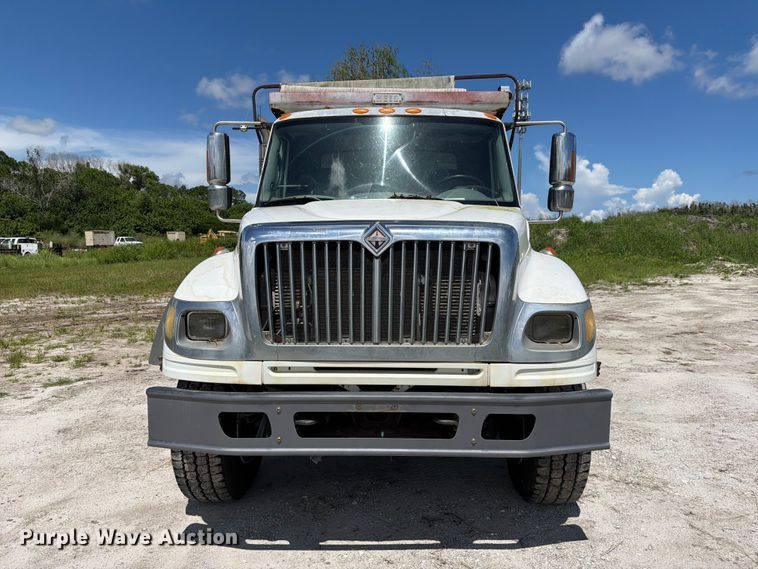 image for item DV7325 2003 International 7600 dump truck